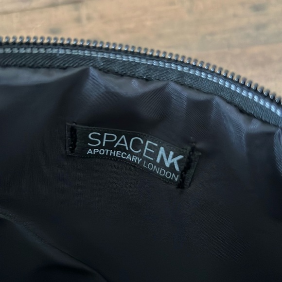 SpaceNK makeup bag - Picture 4 of 7